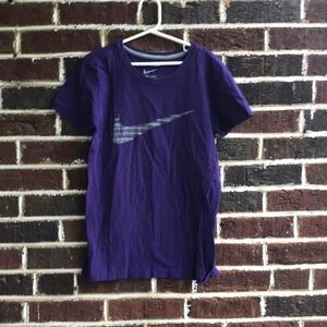 Nike women’s swoosh shirt, Sz S